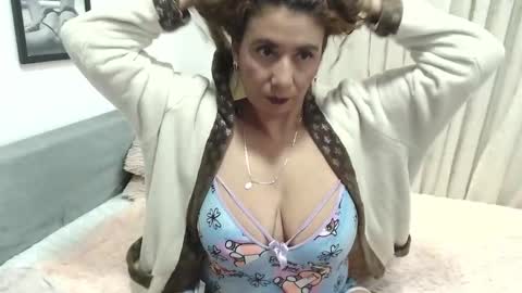 Juliia online show from 19, 12, 2024