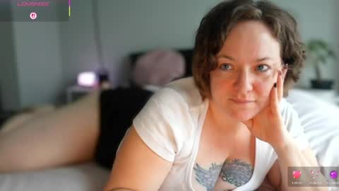 Juli Monroe online show from 6, 5, 2026