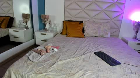 Snapshot of julimonroe19 chatting on 27, 3, 2026 Juli online show from 27, 3, 2026