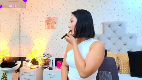 Julieta Reyes   online show from 25, 4, 2026