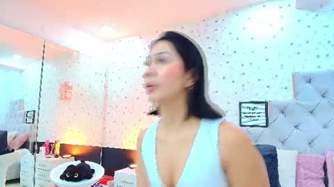Julieta Reyes   online show from 25, 6, 2026