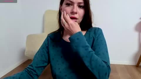 Jully online show from 30, 4, 2026