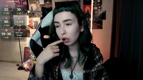 Baroness Von Cringe online show from 15, 10, 2025