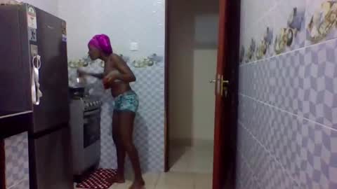 Snapshot of julsey_juicy chatting on 29, 3, 2026 Reyna online show from 29, 3, 2026