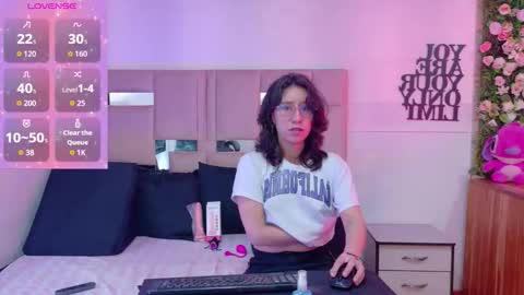 Snapshot of jupiter_saturno chatting on 23, 9, 2025 Jupiter y Saturno online show from 23, 9, 2025