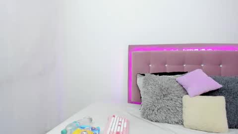 Snapshot of just_isa chatting on 19, 12, 2024 Isa y Luci online show from 19, 12, 2024