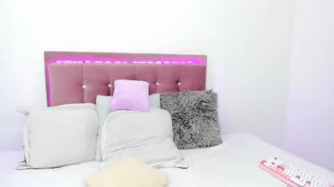 Snapshot of just_isa chatting on 20, 12, 2024 Isa y Luci online show from 20, 12, 2024