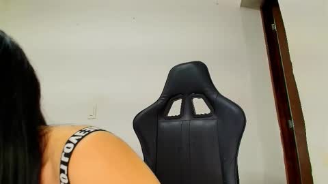 Snapshot of just_isa chatting on 21, 3, 2026 Isa y Luci online show from 21, 3, 2026