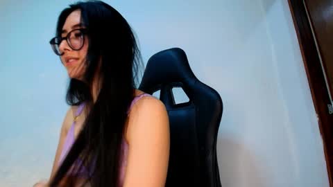 Snapshot of just_isa chatting on 29, 3, 2026 Isa y Luci online show from 29, 3, 2026