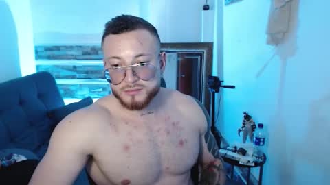 justin_mackenlly online show from 11, 3, 2026