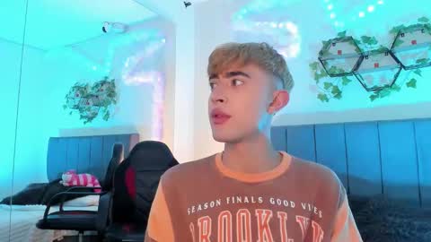 Justin online show from 12, 9, 2025