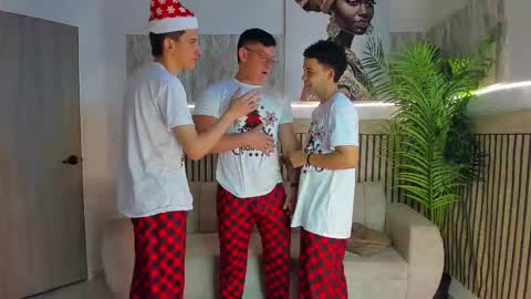 Snapshot of justingtime21 chatting on 28, 11, 2025 justingtime21 online show from 28, 11, 2025