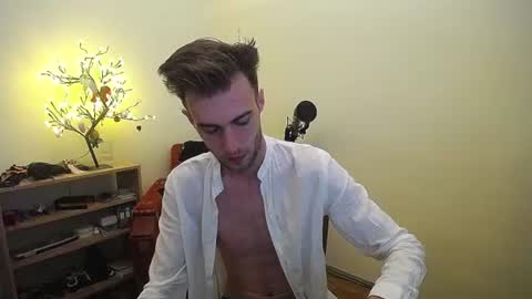 Hologram Guy online show from 8, 7, 2026