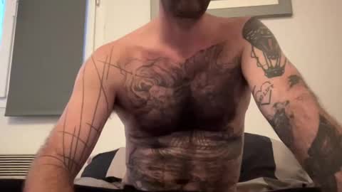 justmeandyou00 online show from 4, 3, 2025