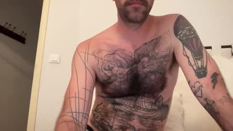 justmeandyou00 online show from 22, 10, 2025