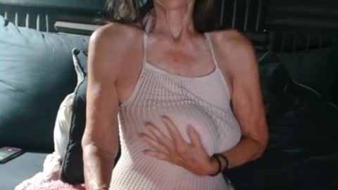 Snapshot of justmebev19591234 chatting on 6, 6, 2026 Bev aka Diamond online show from 6, 6, 2026