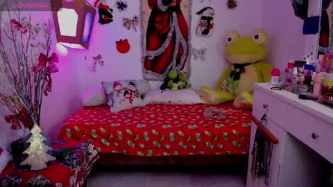 Snapshot of justmia_ chatting on 20, 12, 2024 Mia online show from 20, 12, 2024