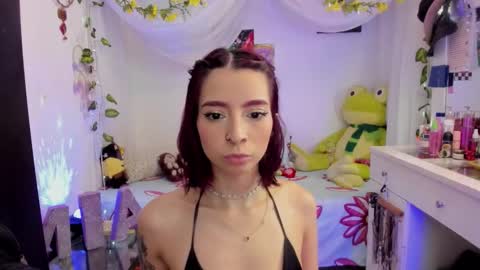 Snapshot of justmia_ chatting on 20, 12, 2025 Mia online show from 20, 12, 2025