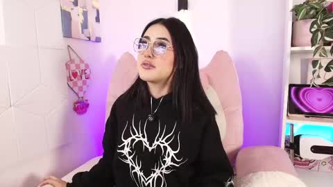 Emy online show from 4, 5, 2026