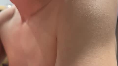 Snapshot of justyours03 chatting on 24, 9, 2025 JustYourss online show from 24, 9, 2025