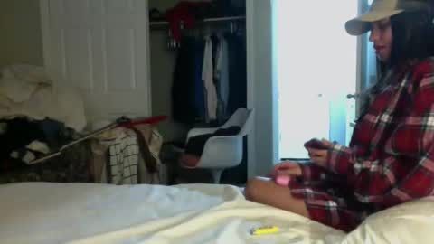 Snapshot of jwill10000 chatting on 6, 1, 2026 J and Sugar snap pea online show from 6, 1, 2026