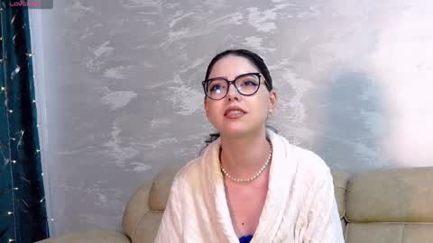 Kaila Lewis online show from 30, 4, 2026