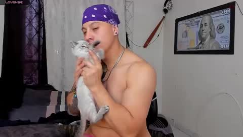 Kaledd musclees room Master online show from 7, 12, 2024