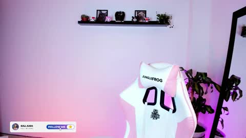 Kali Ka Please help me with your thumbs up its important   dont forget my birthday on October 26 online show from 24, 11, 2025