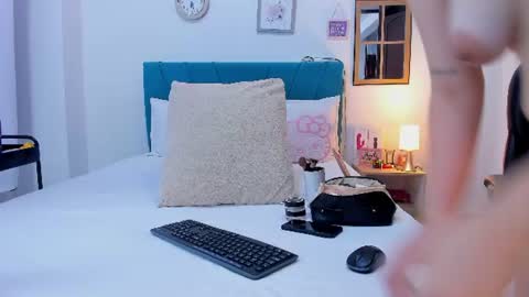Snapshot of kam_lopez chatting on 4, 7, 2026 Kamilalopez online show from 4, 7, 2026