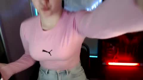 Snapshot of kamilla_love_ chatting on 29, 4, 2026 kamilla_love_ online show from 29, 4, 2026