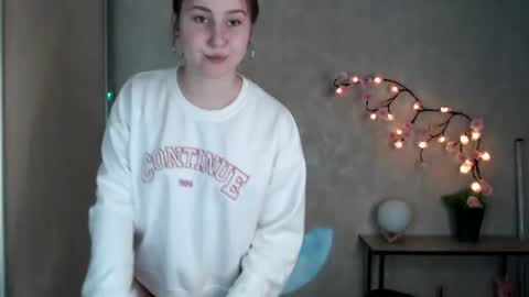 Snapshot of kamilla_love_ chatting on 7, 5, 2026 kamilla_love_ online show from 7, 5, 2026