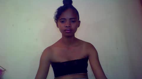 Snapshot of kamillah69 chatting on 9, 11, 2025 kamillah69 online show from 9, 11, 2025