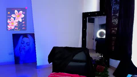 hello  Im Danni online show from 28, 7, 2026