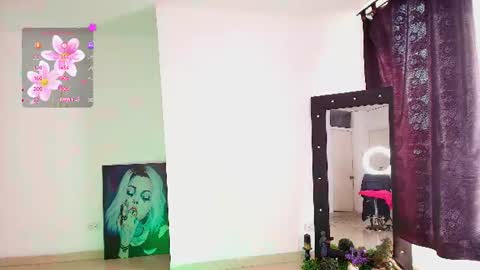 hello  Im Danni online show from 28, 7, 2026