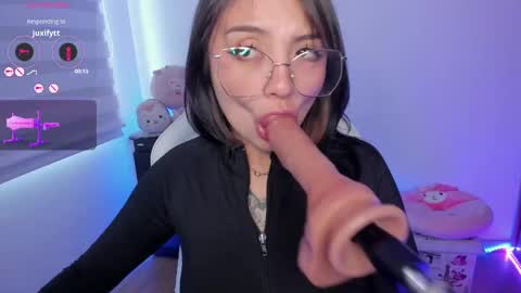 Snapshot of kaori_moon_ chatting on 28, 10, 2025 Hanny online show from 28, 10, 2025