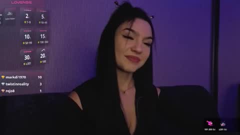 Snapshot of kara_life chatting on 24, 10, 2025 kara_life online show from 24, 10, 2025