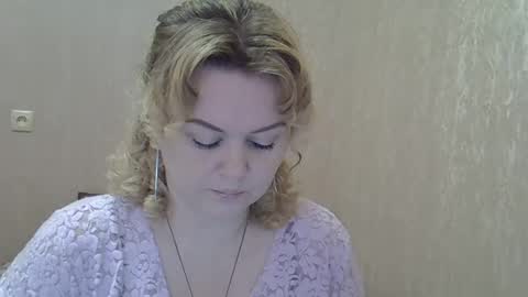 karennelsonx online show from 25, 2, 2025
