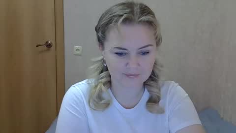 karennelsonx online show from 26, 11, 2025