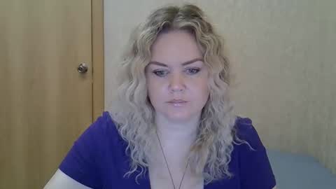 Snapshot of karennelsonx chatting on 8, 5, 2026 karennelsonx online show from 8, 5, 2026