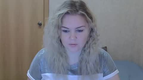 Snapshot of karennelsonx chatting on 17, 5, 2026 karennelsonx online show from 17, 5, 2026