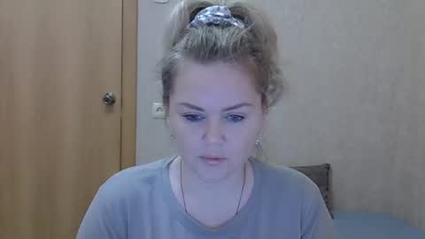 Snapshot of karennelsonx chatting on 18, 5, 2026 karennelsonx online show from 18, 5, 2026