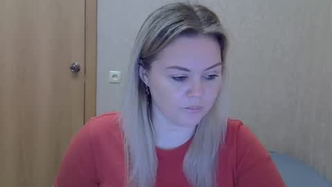 Snapshot of karennelsonx chatting on 19, 5, 2026 karennelsonx online show from 19, 5, 2026