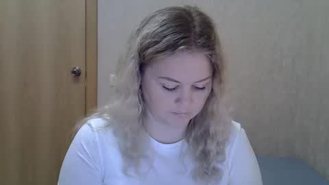 Snapshot of karennelsonx chatting on 25, 5, 2026 karennelsonx online show from 25, 5, 2026
