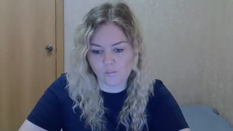 Snapshot of karennelsonx chatting on 16, 6, 2026 karennelsonx online show from 16, 6, 2026