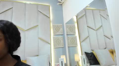 karinaacox online show from 22, 4, 2026