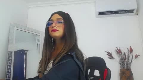 Snapshot of karla_dior chatting on 15, 2, 2025 DIOR online show from 15, 2, 2025