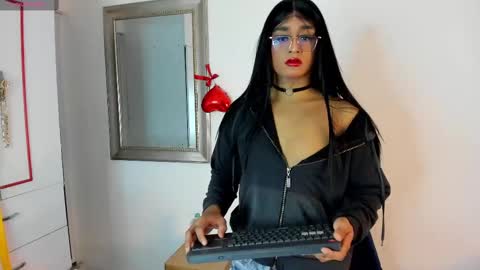 Snapshot of karla_dior chatting on 12, 10, 2025 DIOR online show from 12, 10, 2025