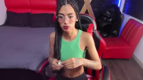 karlaslutskinny__ online show from 3, 5, 2026