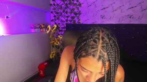 karlaslutskinny__ online show from 8, 5, 2026