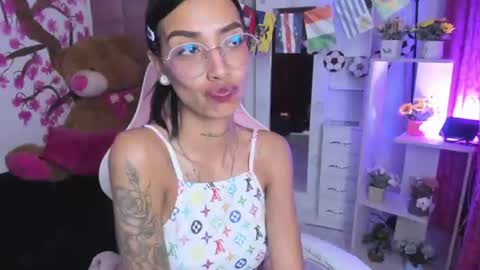 Snapshot of karlaslutskinny__ chatting on 18, 6, 2026 karlaslutskinny__ online show from 18, 6, 2026